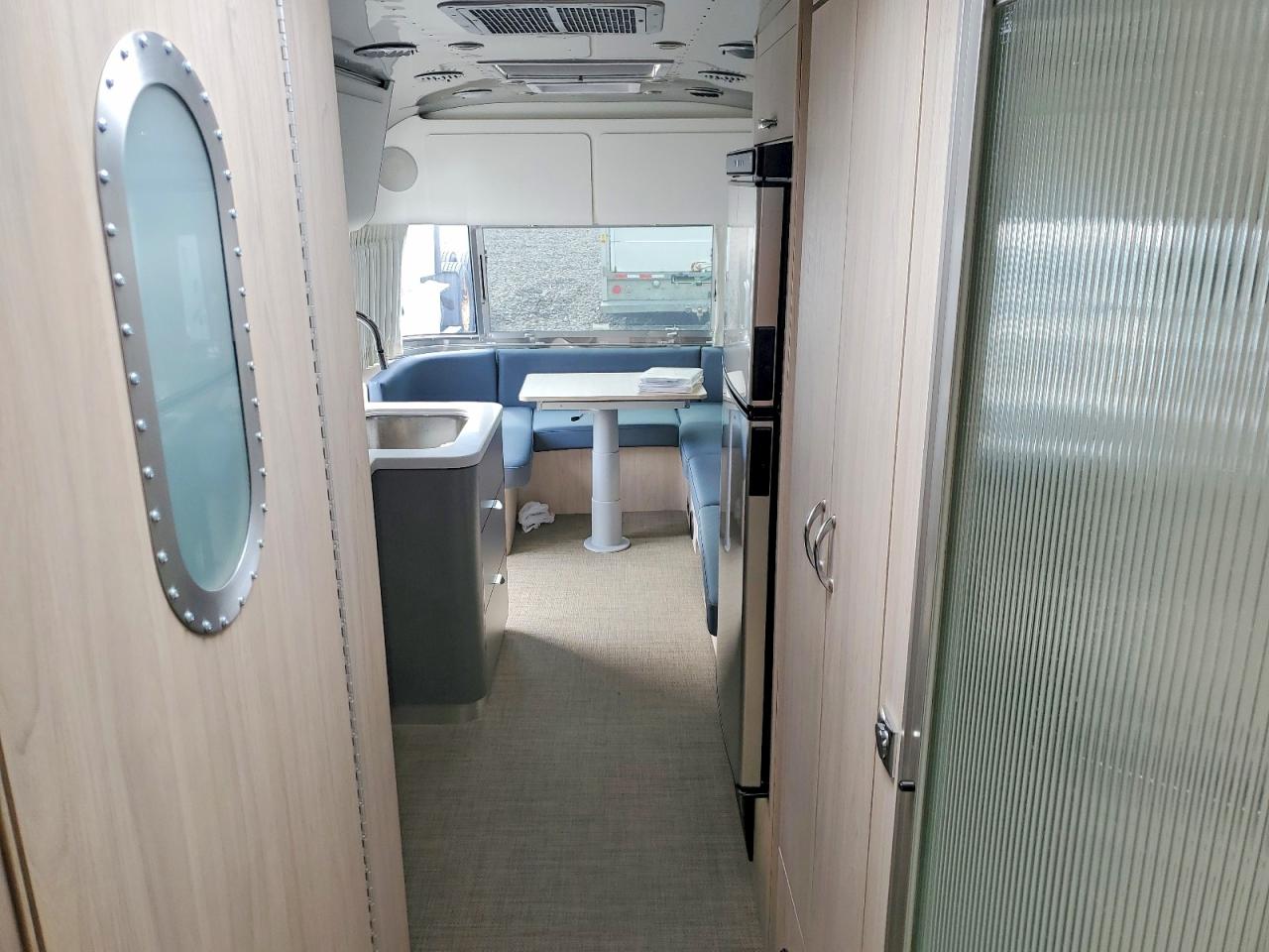 2024 AIRSTREAM Trailer VIN 1STTNYL22RJ572643 photo 5