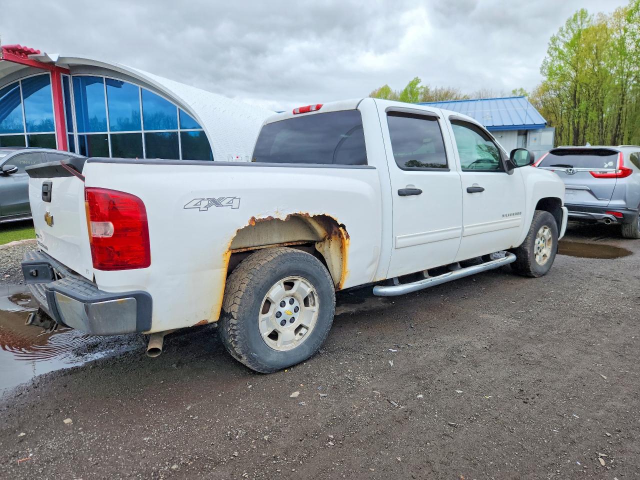 2011 Chevrolet All models VIN 3GCPKSE38BG369114 photo 3