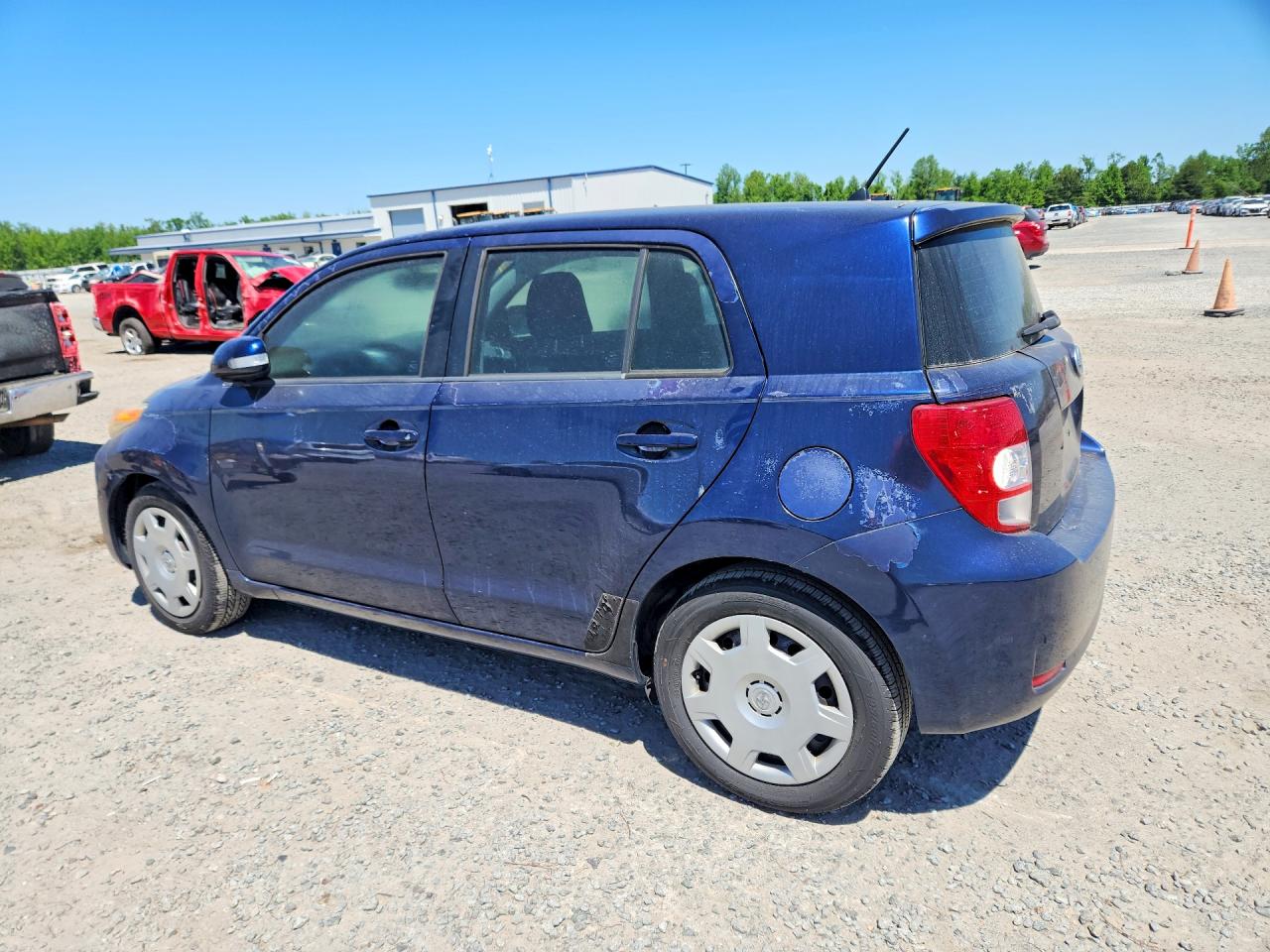 2008 Scion Xd VIN JTKKU10428J021095 photo 2