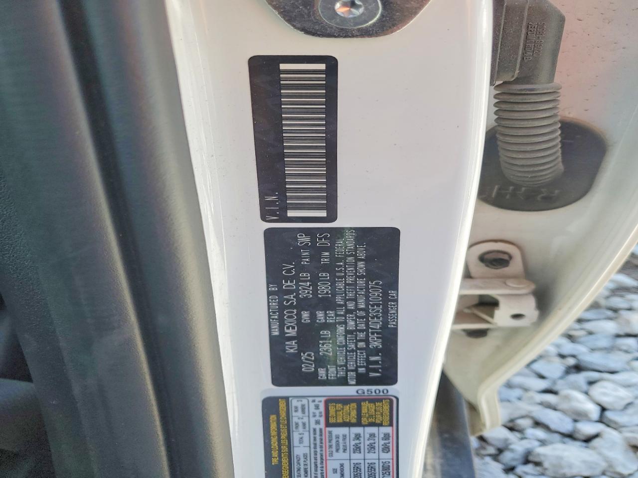 2025 Kia All other VIN 3KPFT4DE3SE109075 photo 12
