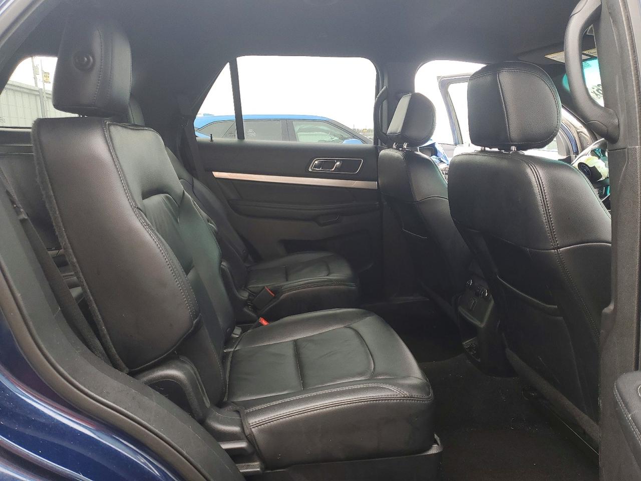 2016 Ford Explorer VIN 1FM5K8D82GGC21062 photo 11