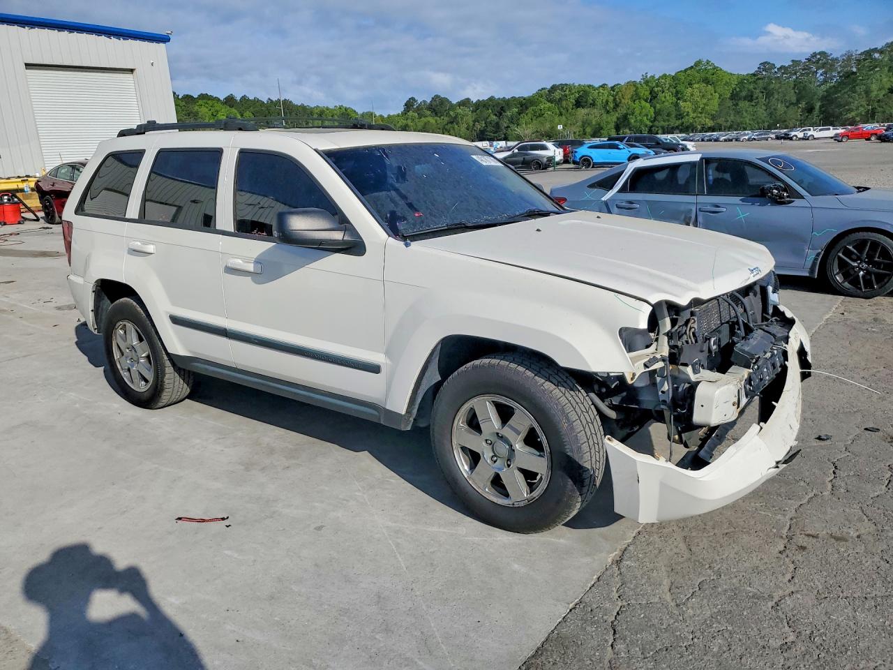 2008 Jeep Cherokee VIN 1J8GR48K28C195782 photo 4