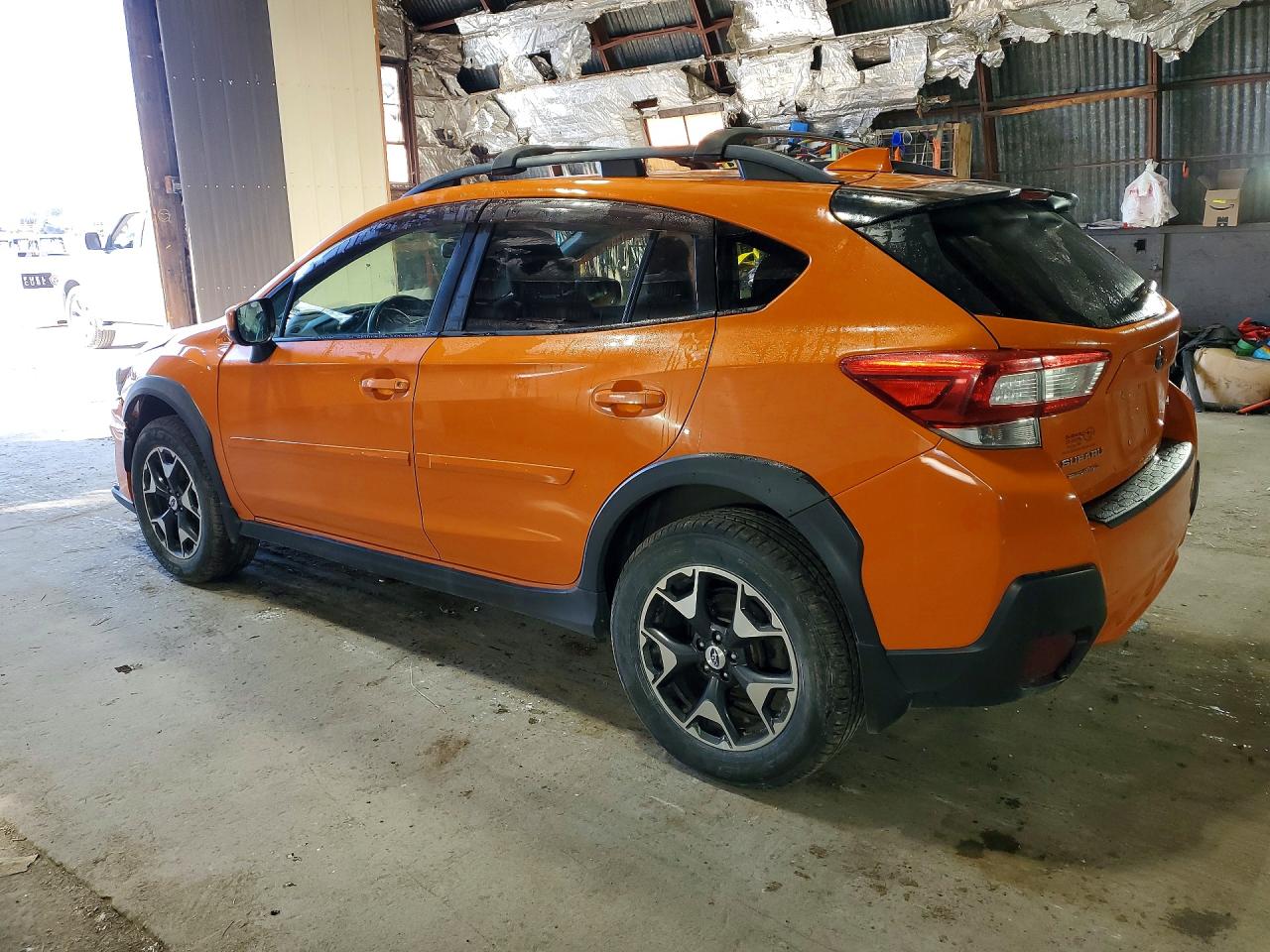 2018 Subaru Crosstrek VIN JF2GTADC8J8231572 photo 2