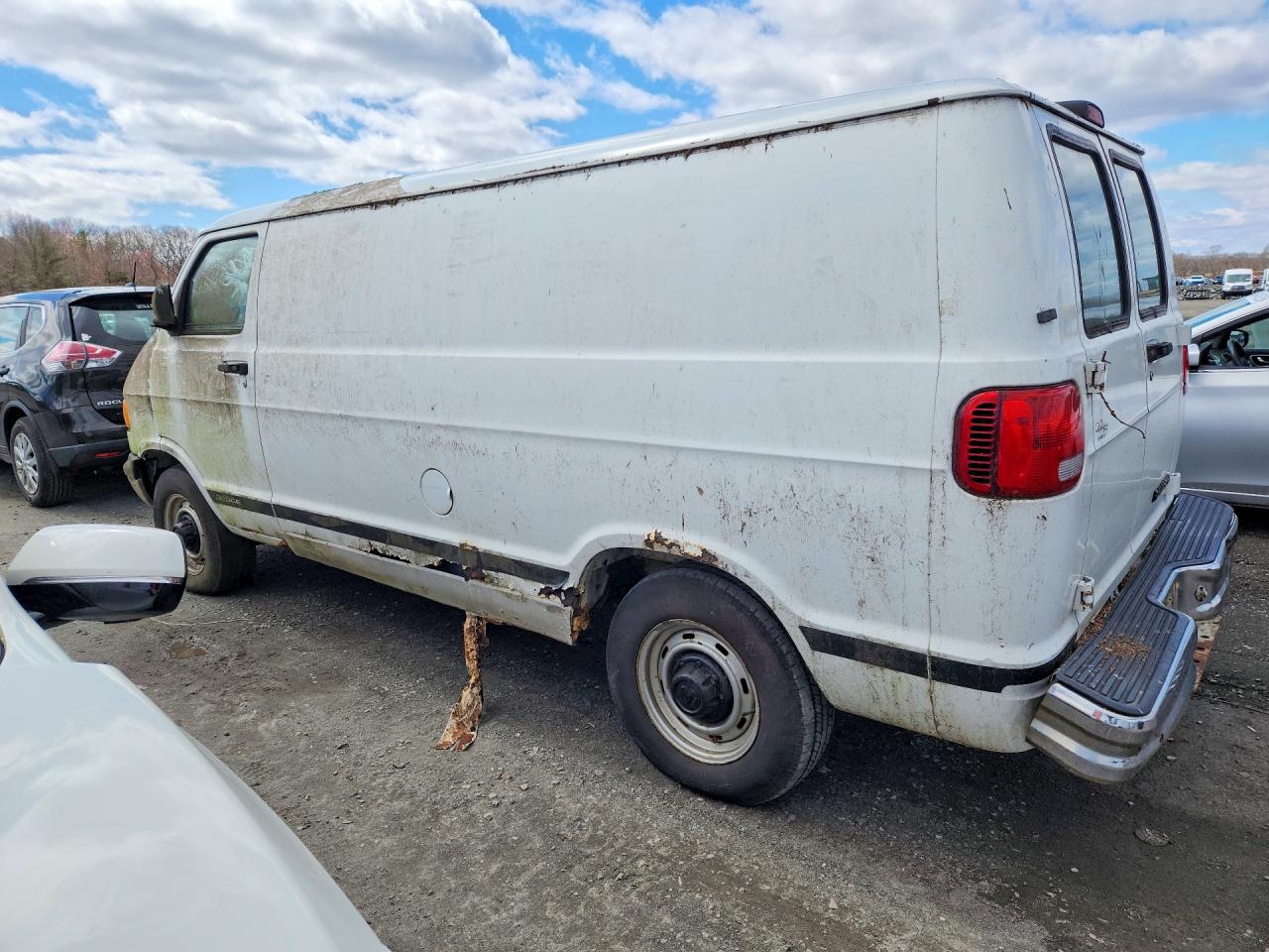 2002 Dodge B series VIN 2B7JB21Y92K121772 photo 2