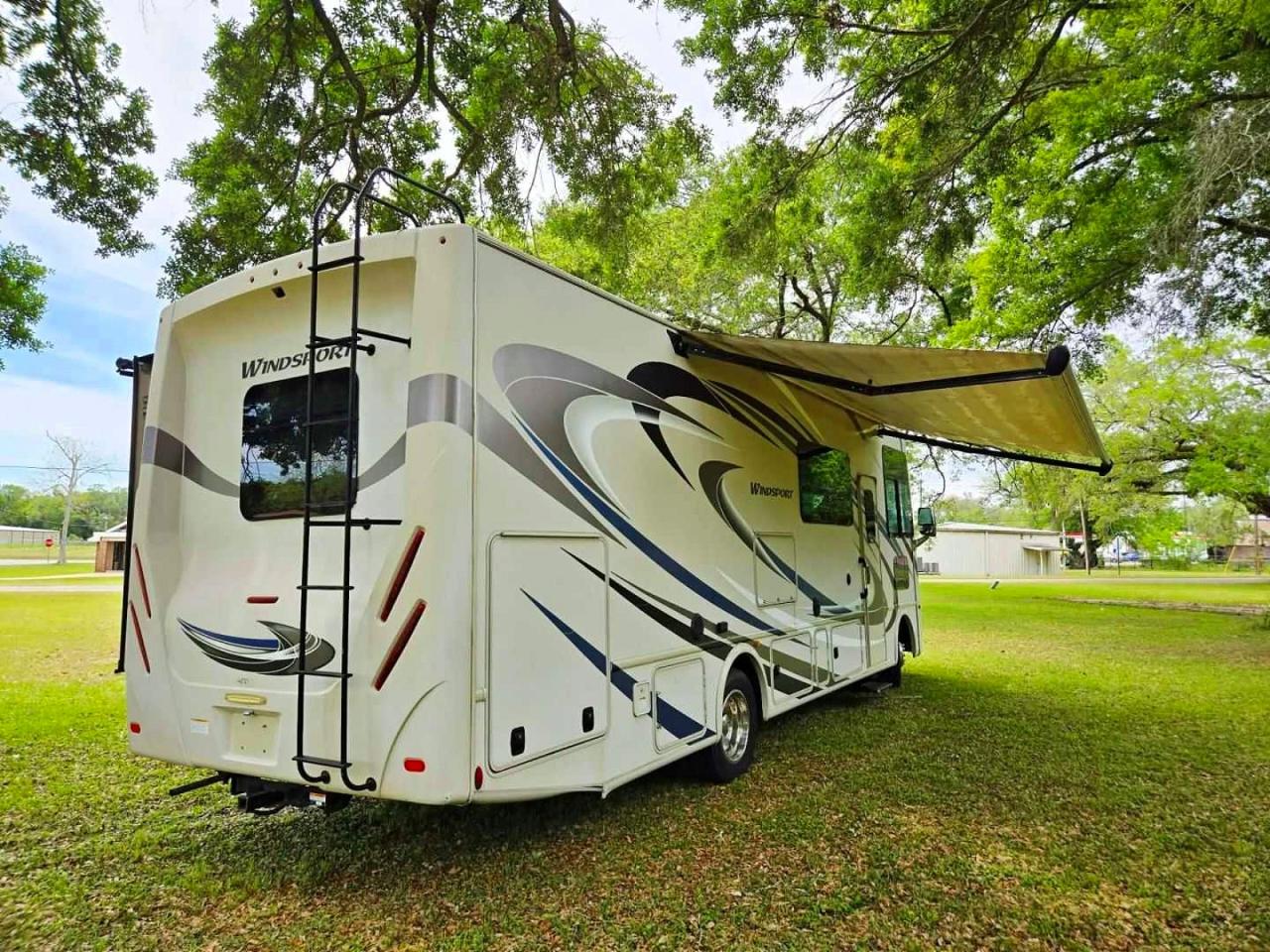 2018 Thor F-ser othr VIN 1F65F5DY8J0A07056 photo 4