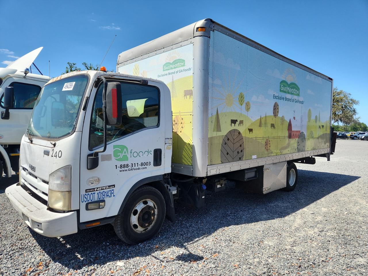 2011 Isuzu Npr VIN JALC4W160B7001407 photo 1