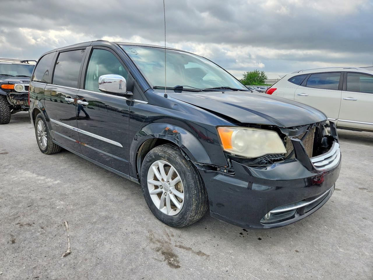 2014 Chrysler Minivan VIN 2C4RC1CG9ER316605 photo 4
