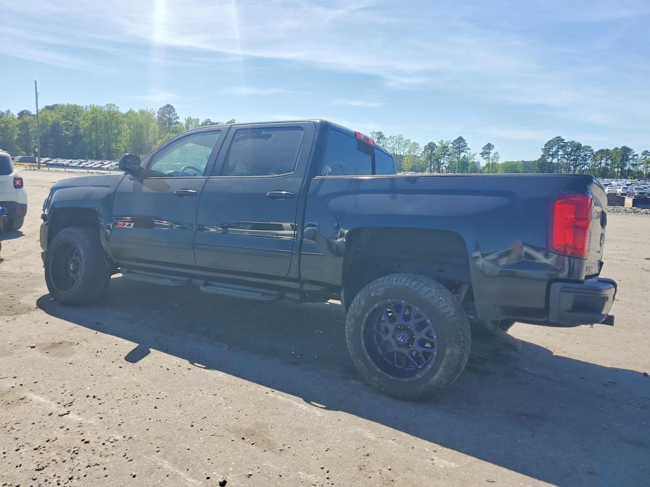 2017 Chevrolet Silverado VIN 3GCUKSECXHG162476 photo 2