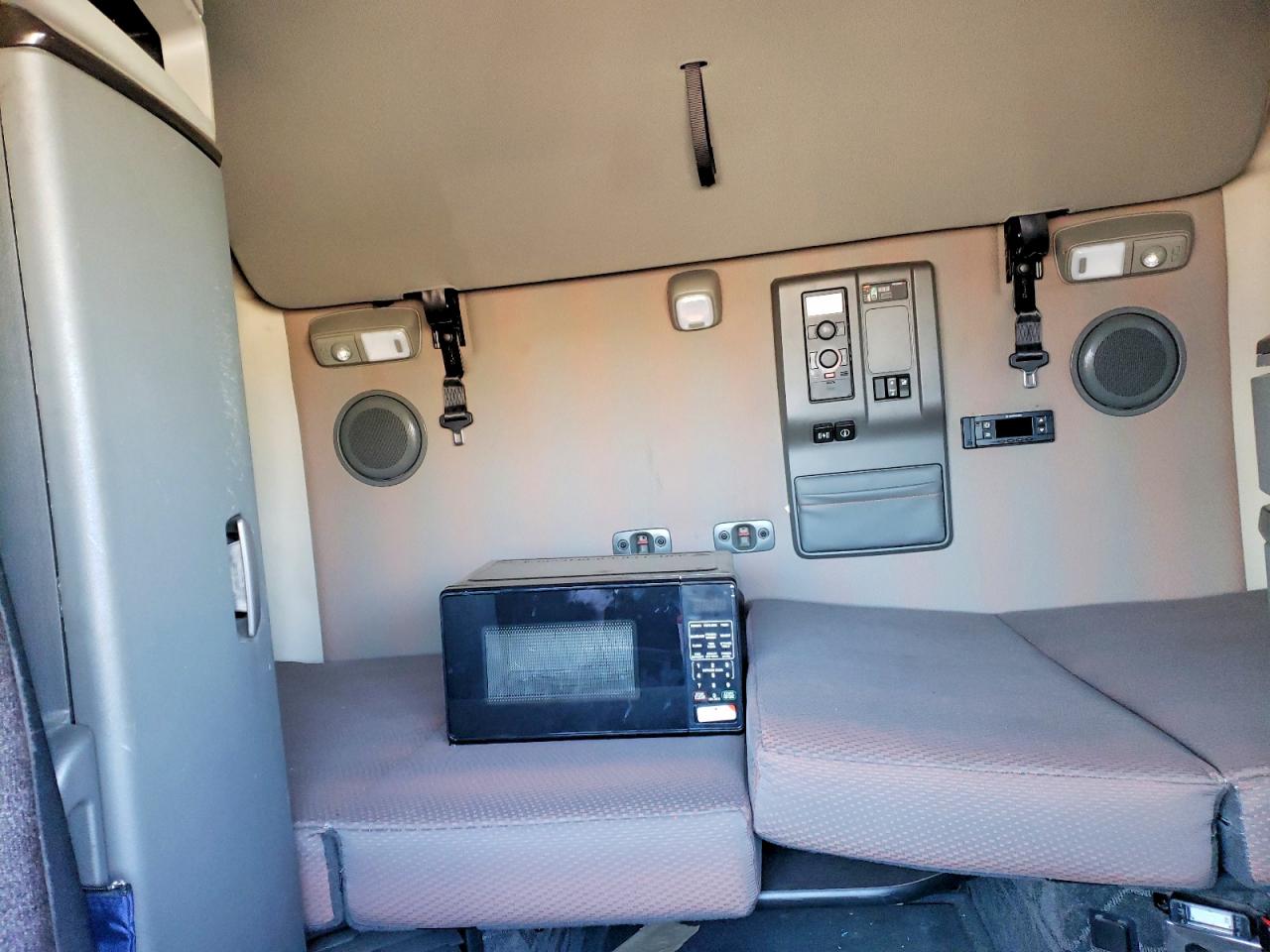 2024 Volvo Vnl VIN 4V4NC9EH8RN655883 photo 6