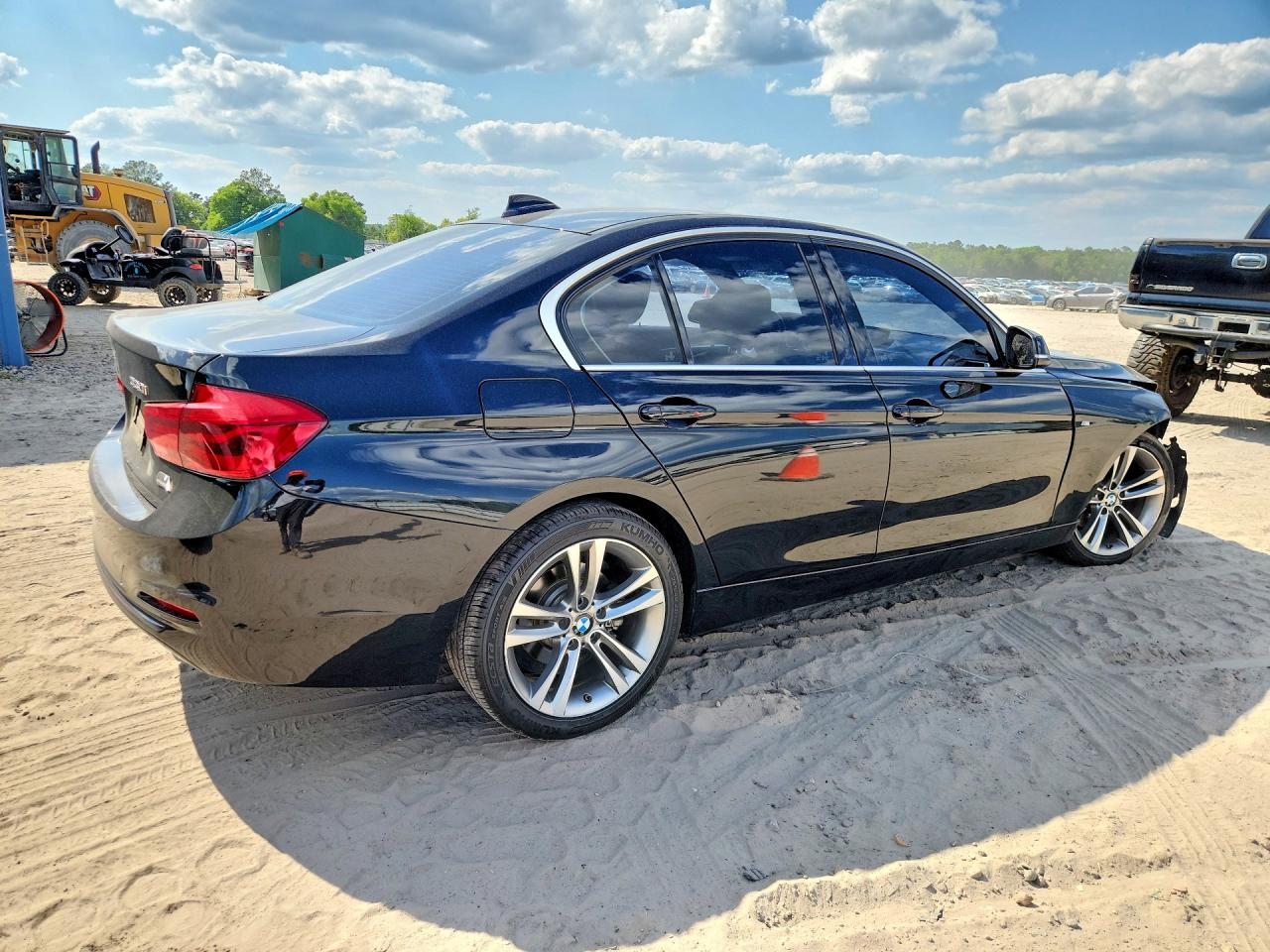 2018 BMW 3 series VIN WBA8B9G50JNU95918 photo 3