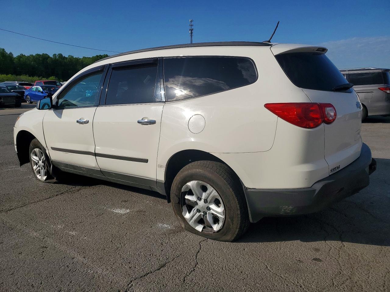 2010 CHEVROLET Traverse VIN 1GNLREED6AJ219480 photo 2