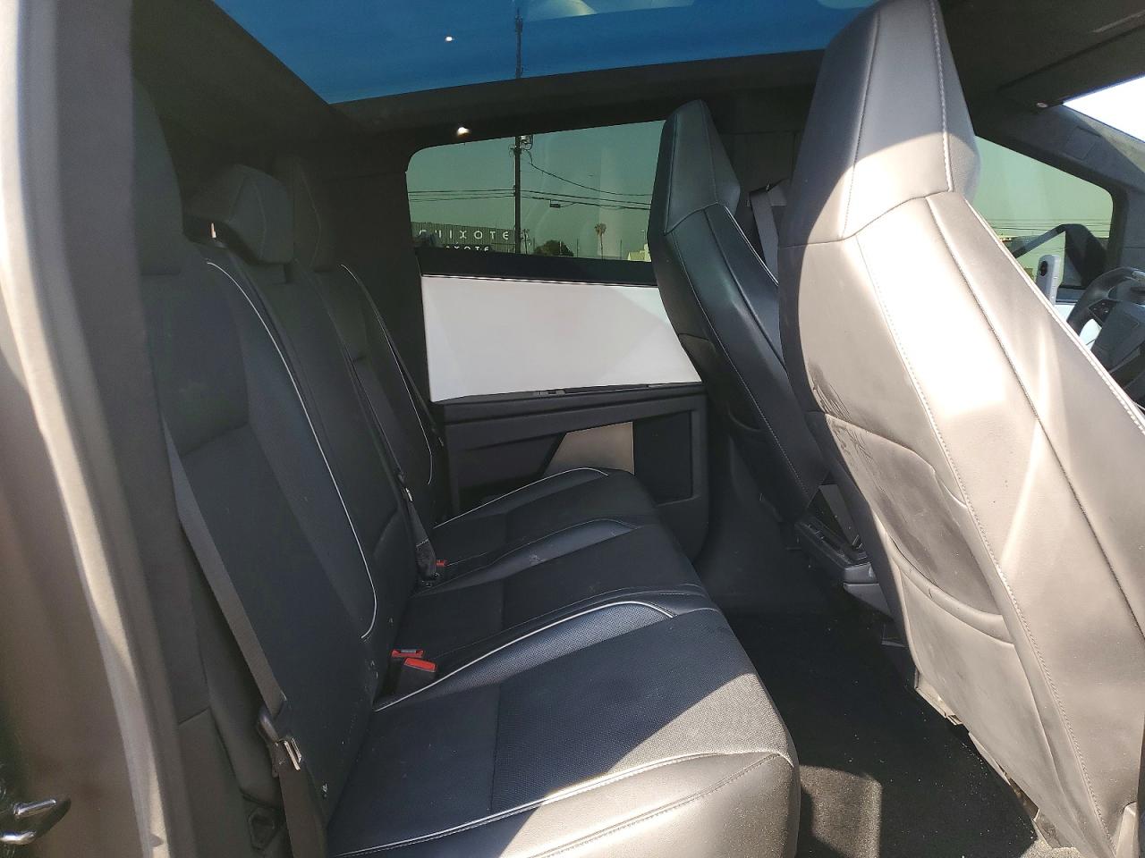 2024 Tesla Cybertruck VIN 7G2CEHED1RA005287 photo 10
