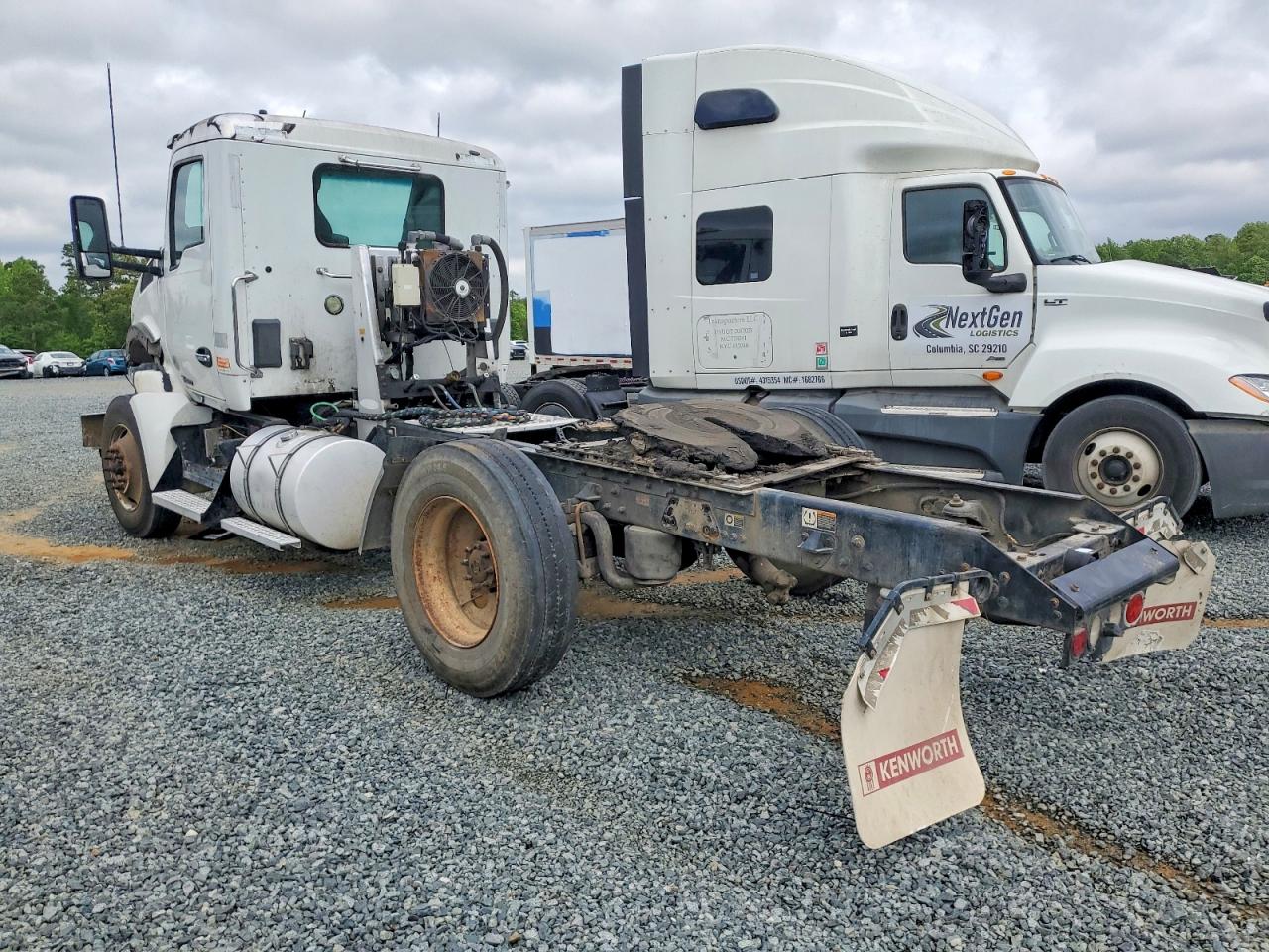 2018 KENWORTH All other VIN 1XKZDP9X4JJ223176 photo 3