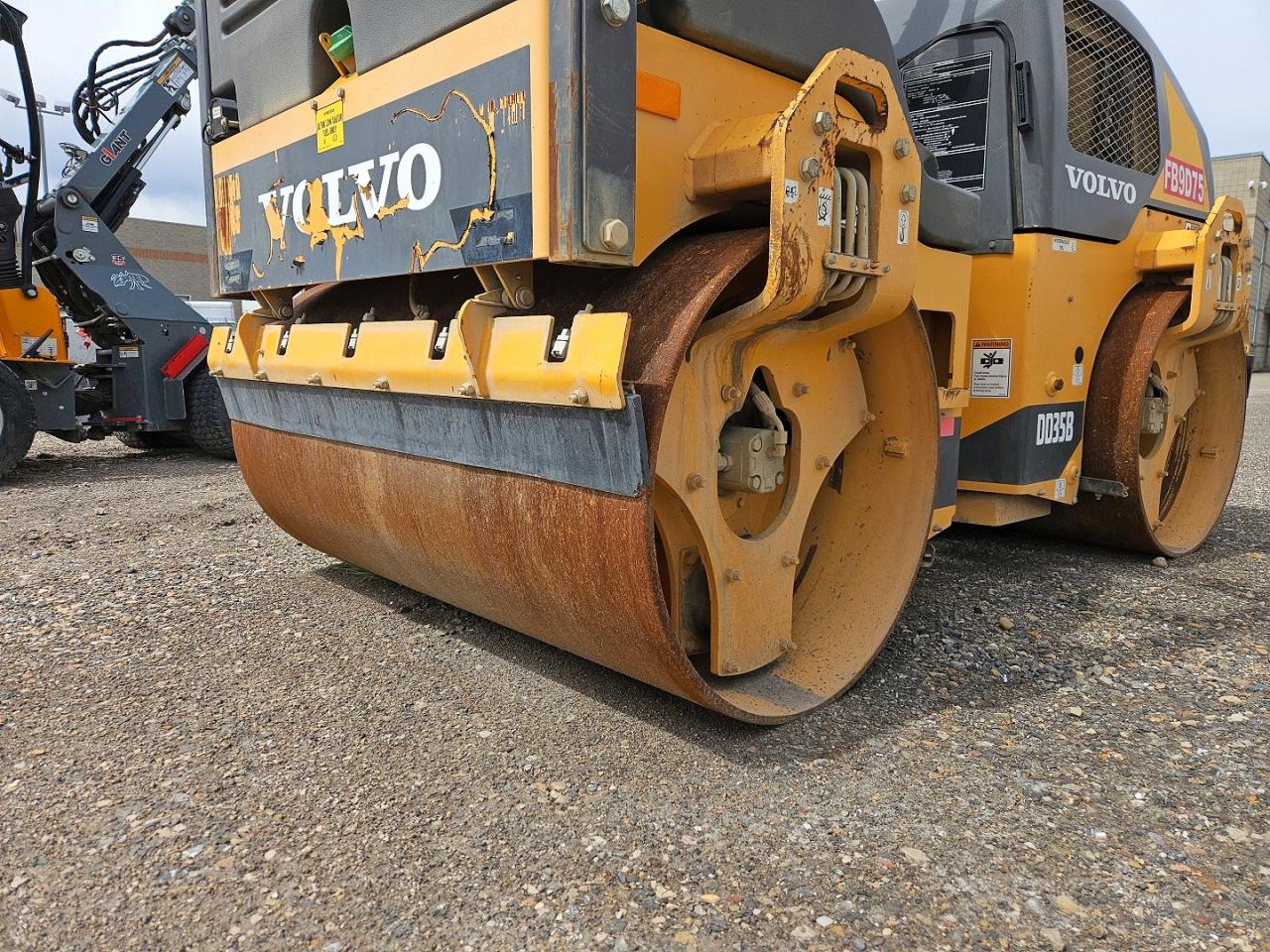 2017 VOLVO All models VIN VCE0D35BP0S273203 photo 6