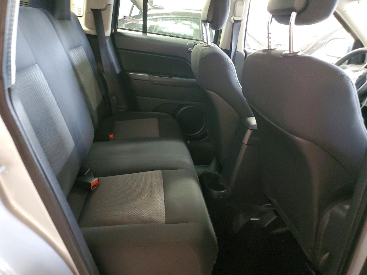 2010 Jeep Compass VIN 1J4NF4FB8AD517913 photo 10