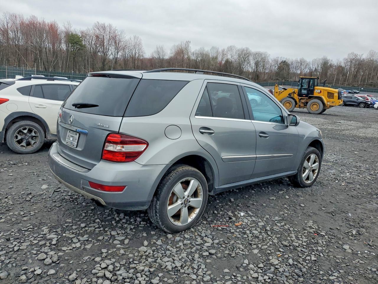 2010 Mercedes M-class VIN 4JGBB8GB5AA618088 photo 3