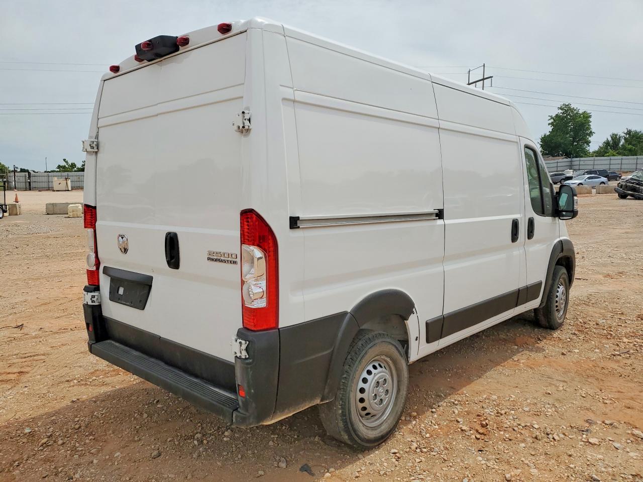 2025 Ram Promaster VIN 3C6LRVCGXSE511998 photo 3