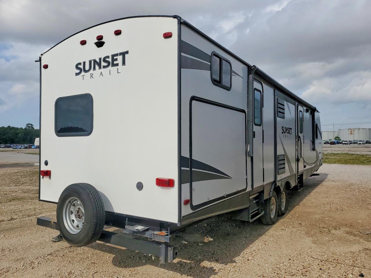 2019 KEYSTONE Trailer VIN 4YDT33127K5351030 photo 4