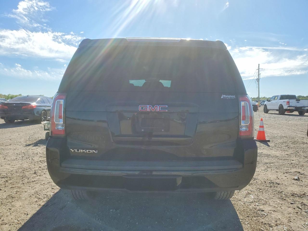 2020 GMC Yukon VIN 1GKS1BKC2LR254628 photo 6