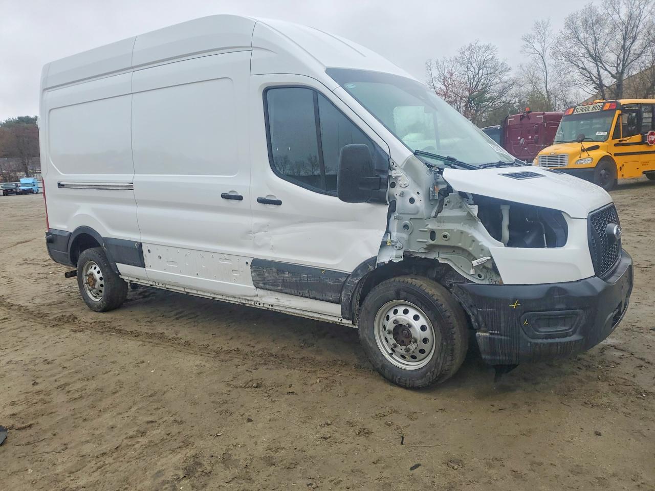2025 Ford Transit VIN 1FTBR2X88SKB11635 photo 4