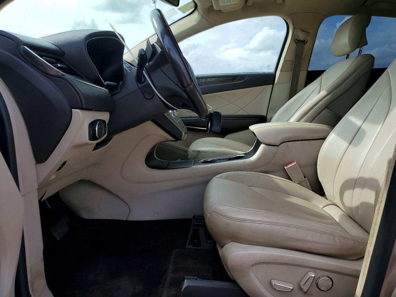 2018 Lincoln Mkc VIN 5LMCJ3C96JUL18679 photo 7