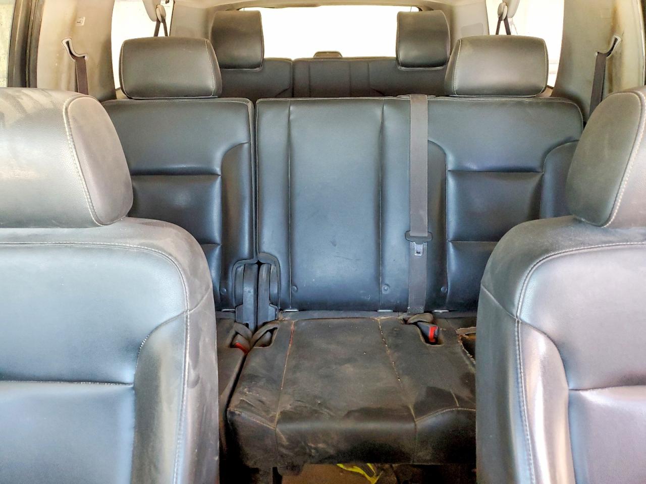 2017 Chevrolet Suburban VIN 1GNSKKEC8HR356082 photo 10