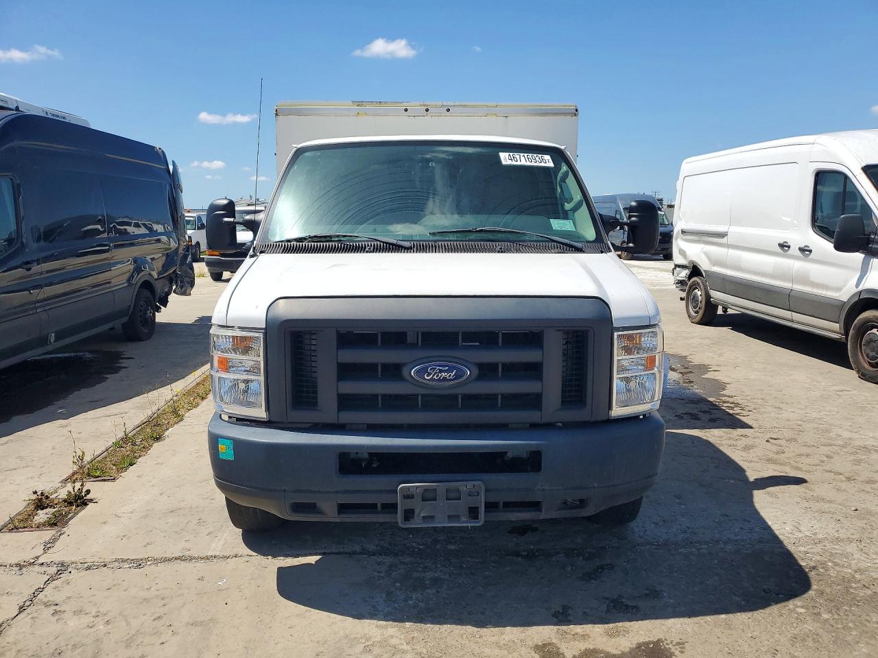 2017 Ford Econoline VIN 1FDXE4FS8HDC69072 photo 5