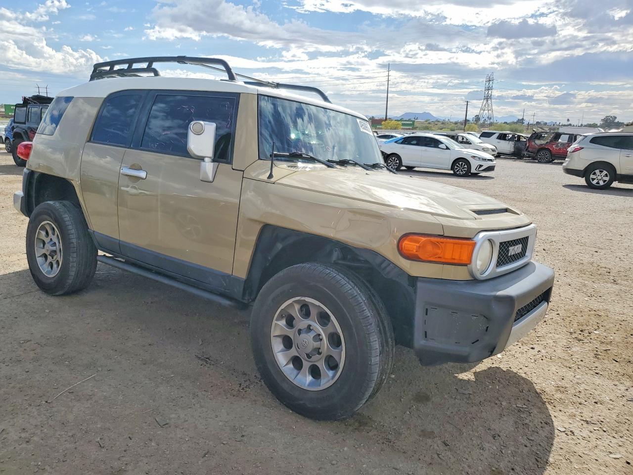 2011 Toyota Fj cruiser VIN JTEBU4BF0BK104156 photo 4