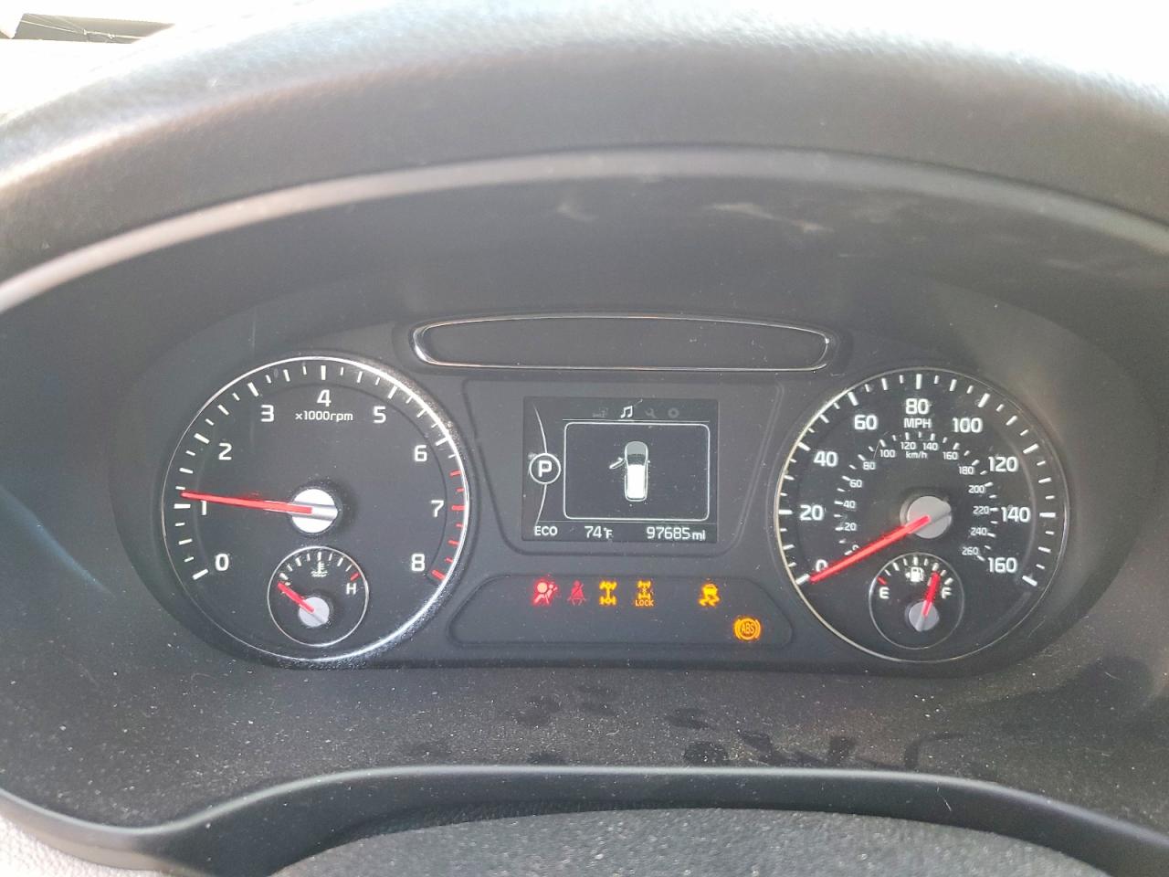 2016 Kia Sorento VIN 5XYPHDA52GG084013 photo 9