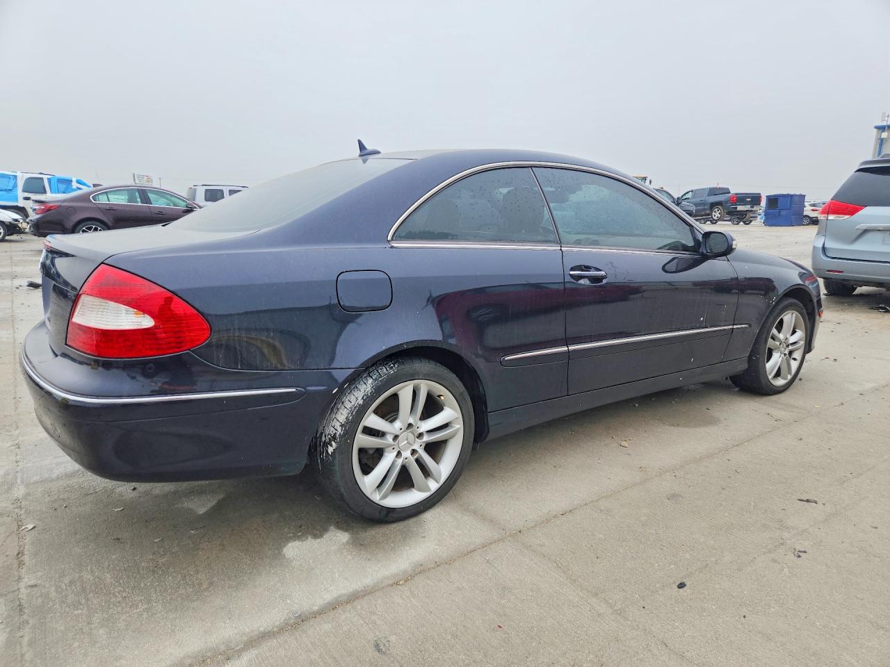 2007 Mercedes-Benz Clk-class VIN WDBTJ56H67F224013 photo 3