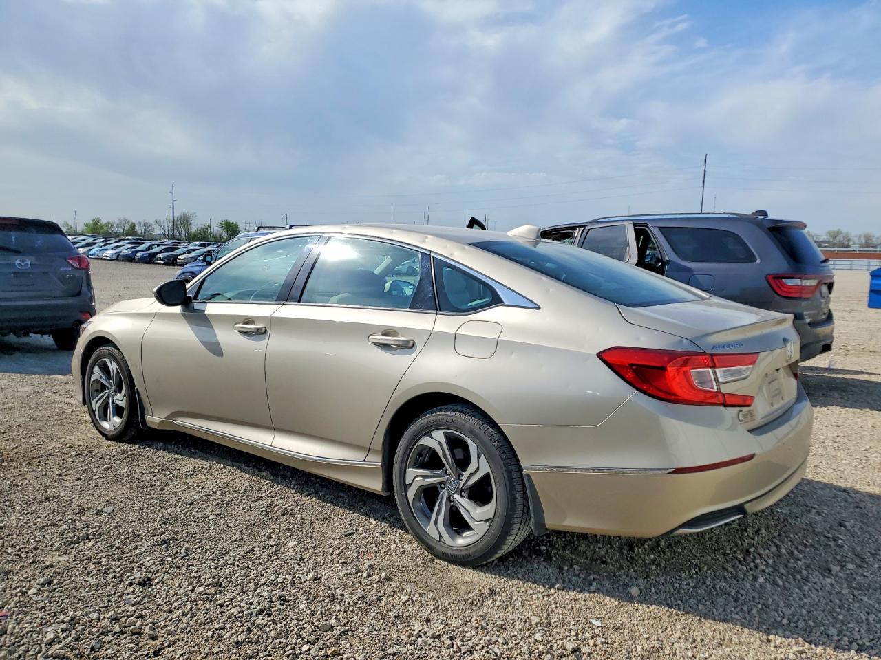 2018 Honda Accord VIN 1HGCV1F55JA191841 photo 2