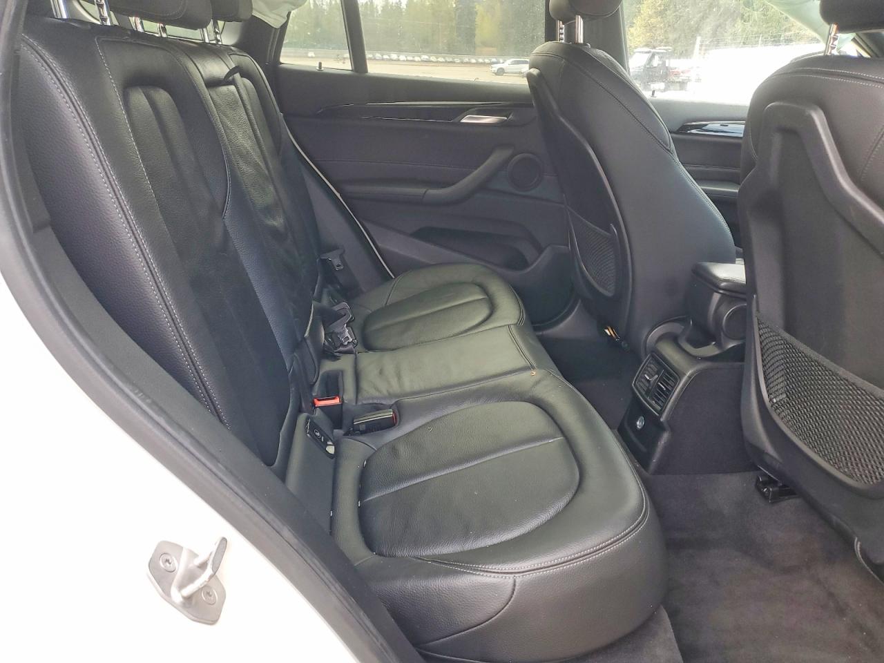 2018 BMW X1 VIN WBXHT3C35J5L28748 photo 11