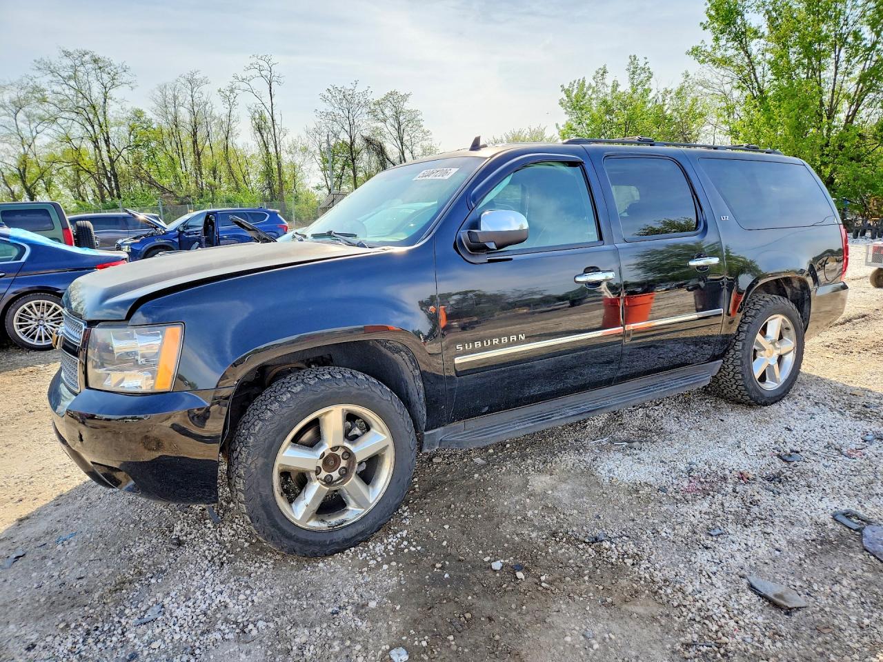 2013 Chevrolet Suburban VIN 1GNSKKE7XDR305406 photo 1