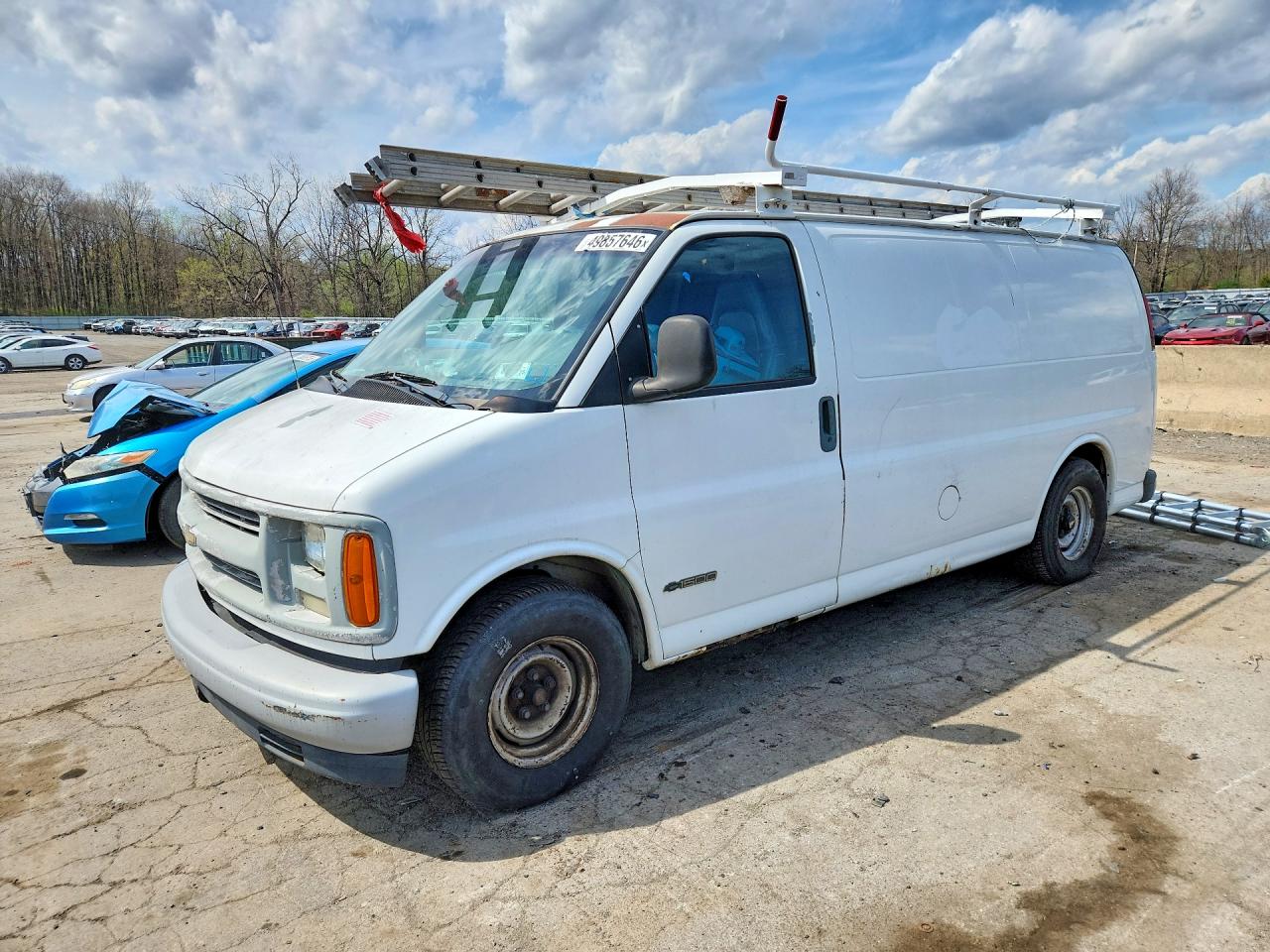 2002 CHEVROLET Express VIN 1GCFG15W421221381 photo 1