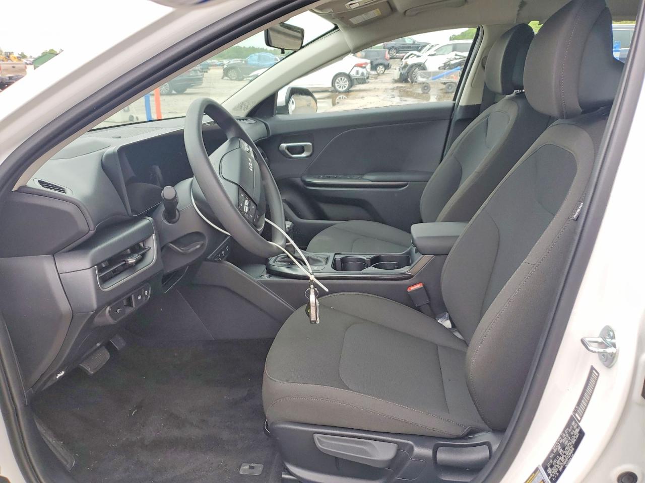 2026 Kia All other VIN 3KPFT4DE8TE286805 photo 7