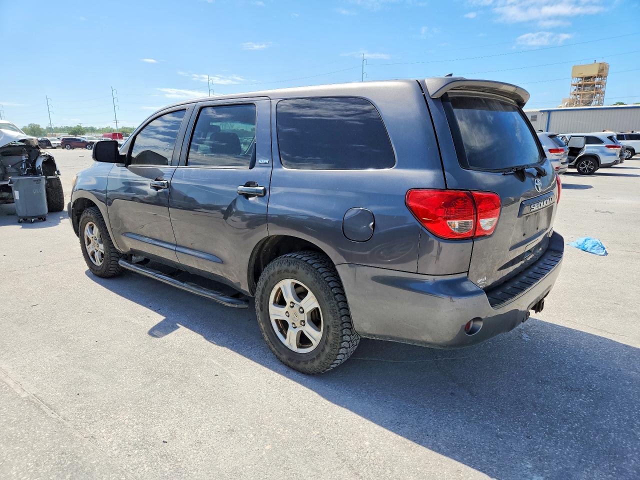 2013 Toyota Sequoia VIN 5TDZY5G14DS049023 photo 2