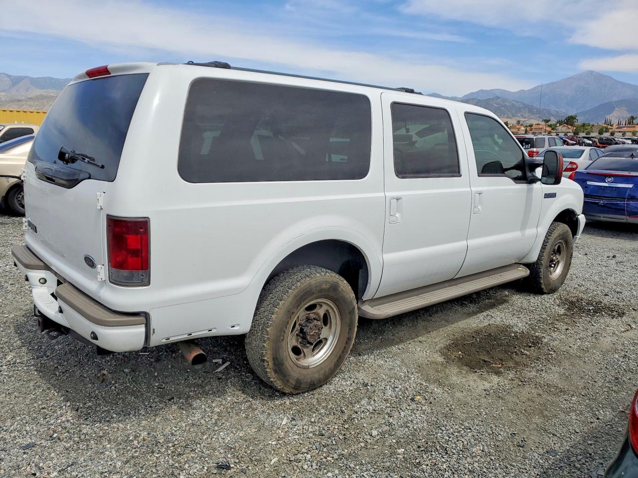 2004 Ford Excursion VIN 1FMNU44P84EA16976 photo 3