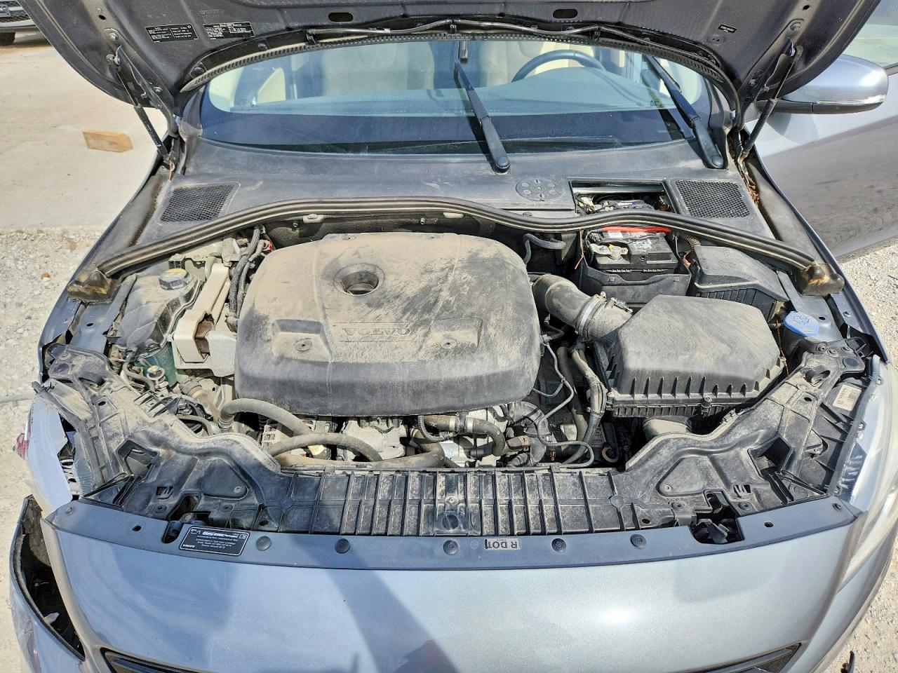 2017 Volvo S60 VIN YV126MFL8H2432247 photo 11