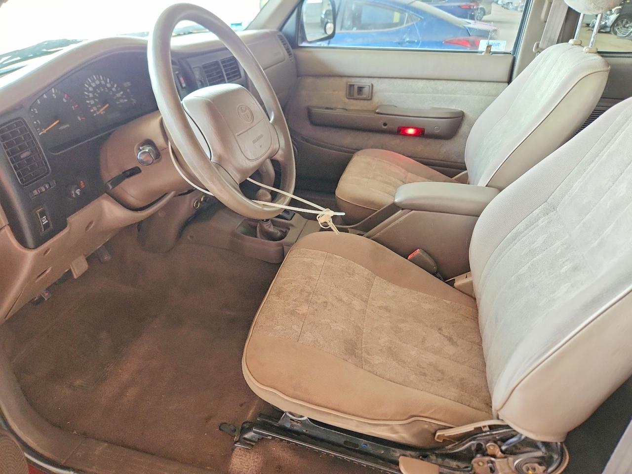 2000 Toyota Tacoma VIN 4TAWN72NXYZ622542 photo 7