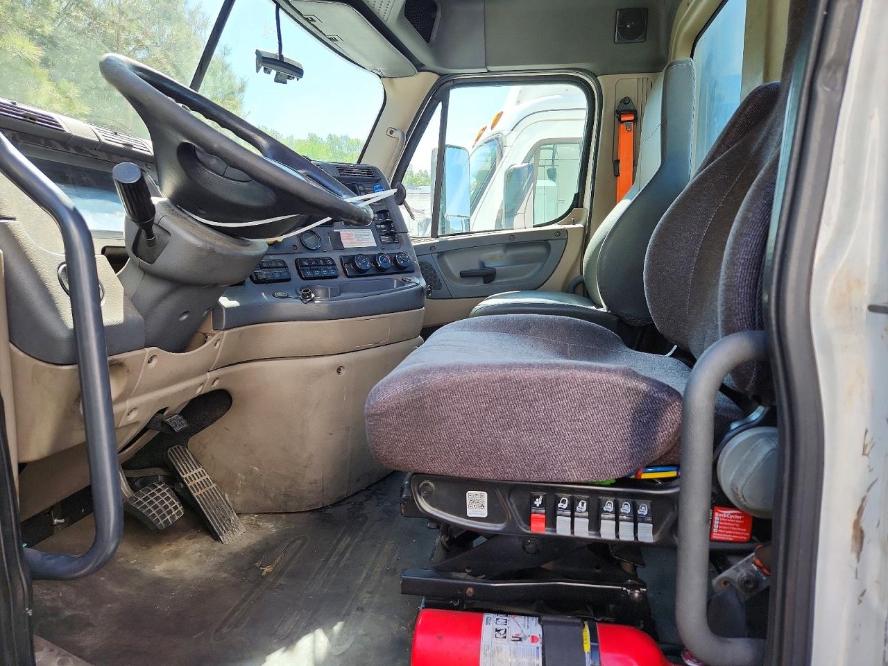 2016 FREIGHTLINER All other VIN 1FUBGEDV4GLHC5656 photo 5
