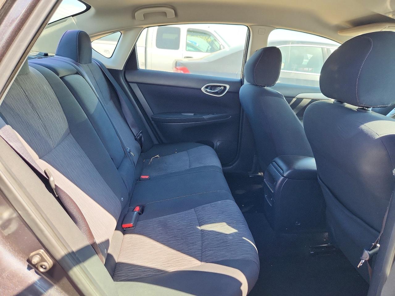 2015 Nissan Sentra VIN 3N1AB7AP1FL662025 photo 10