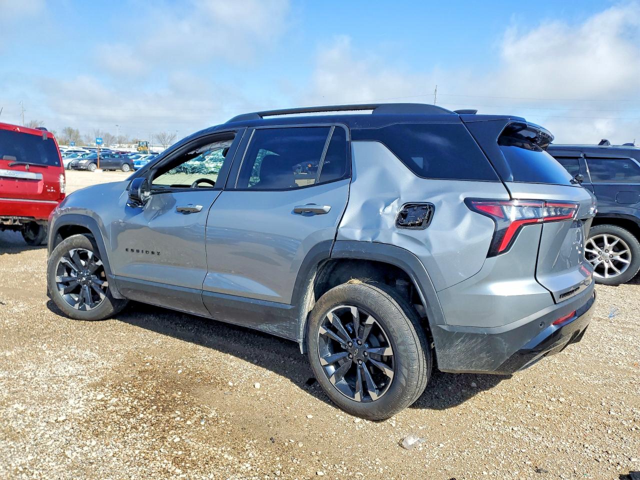 2026 Chev Equinox VIN 3GNAXTEG7TL296561 photo 2