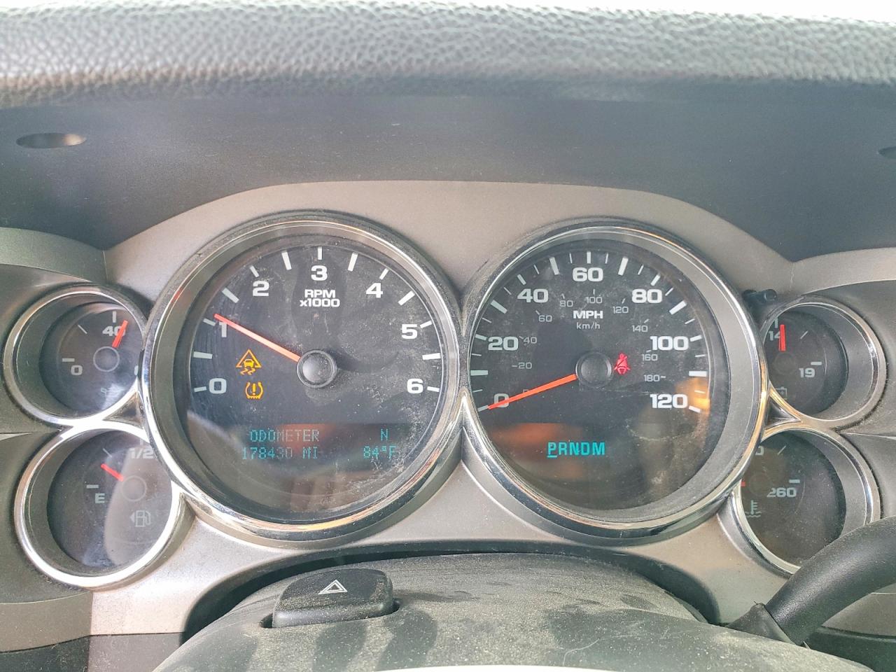 2011 Chevrolet Silverado VIN 3GCPKSE38BG164523 photo 9