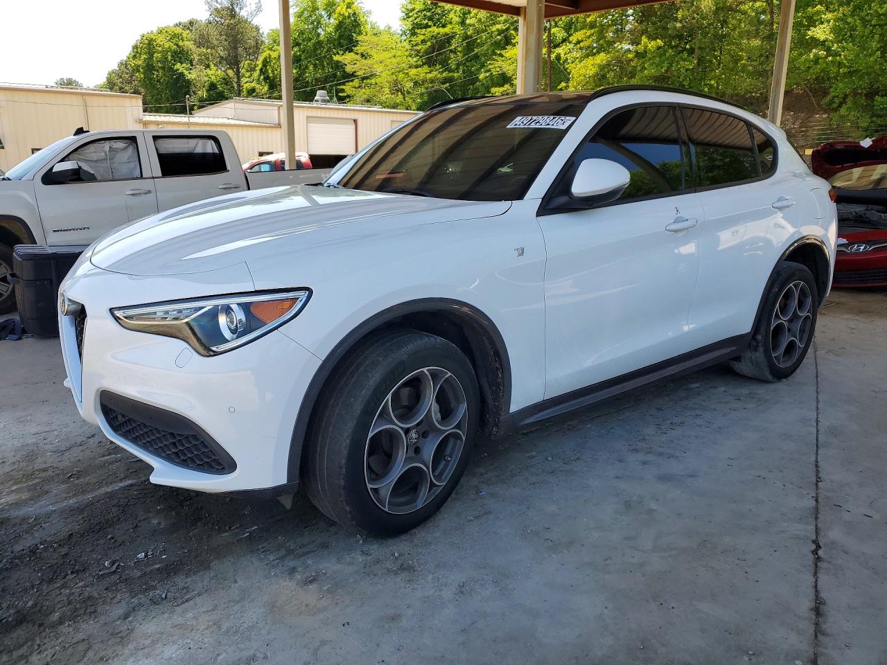 2022 Alfa Stelvio VIN ZASPAKBN6N7D25578 photo 1
