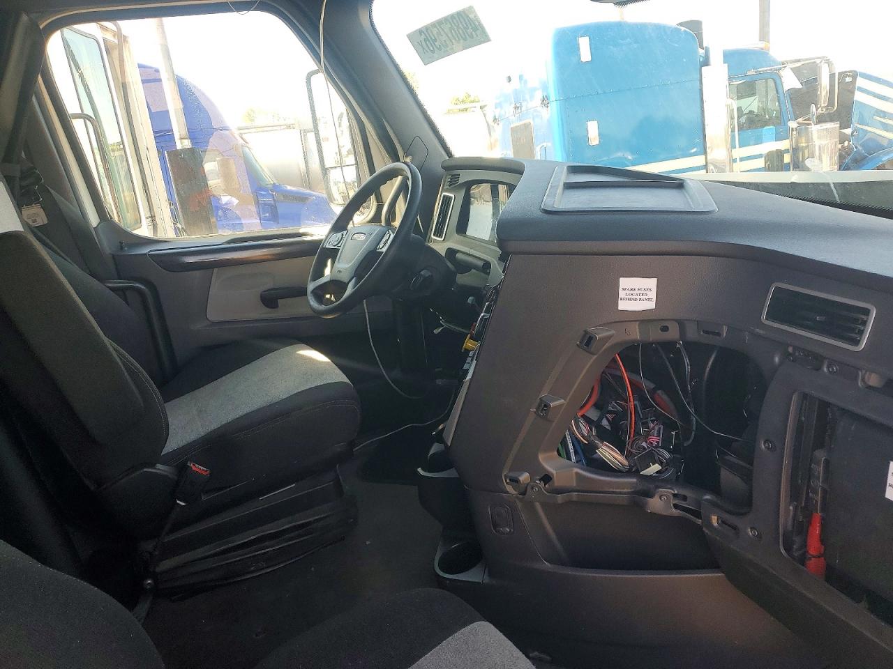 2024 FREIGHTLINER All other VIN 3AKJHHDR2RSVG3091 photo 5
