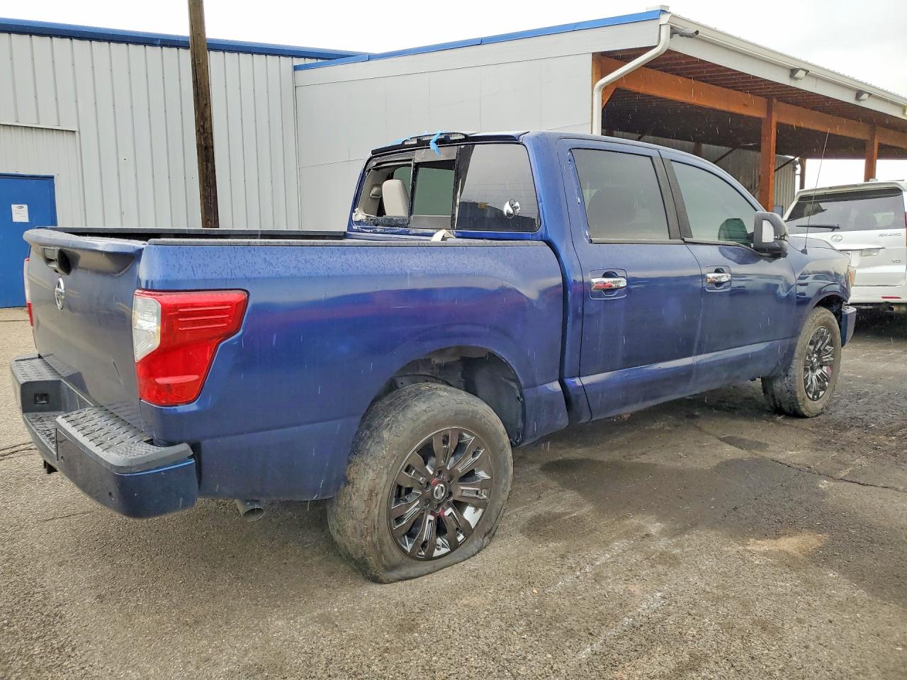 2020 Nissan TITAN VIN 1N6AA1EDXLN502795 photo 3