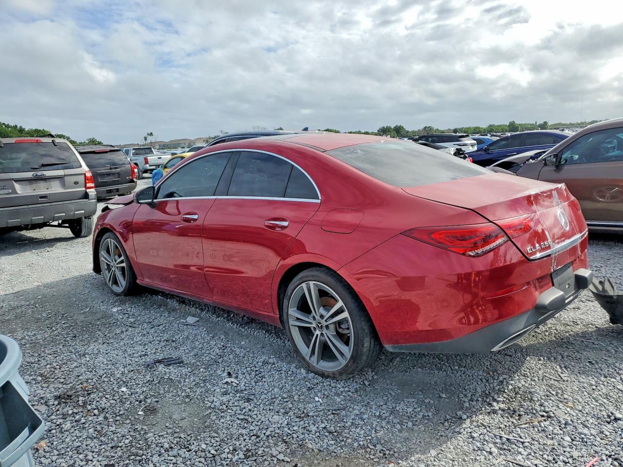 2021 Mercedes-Benz Cla-class VIN W1K5J4GB8MN218011 photo 2