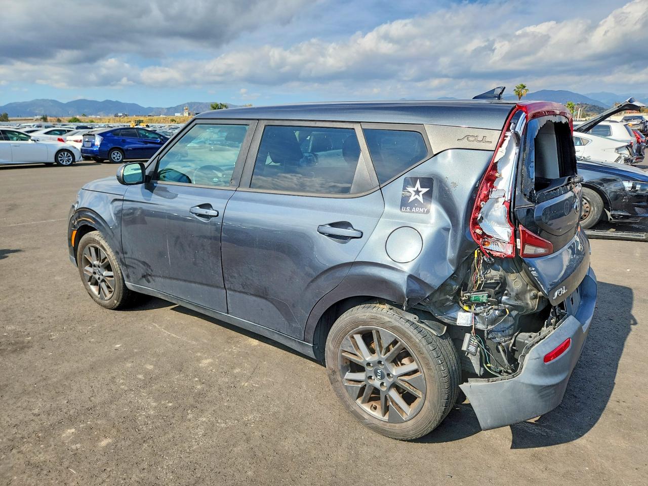 2021 Kia Soul VIN KNDJ33AUXM7785512 photo 2