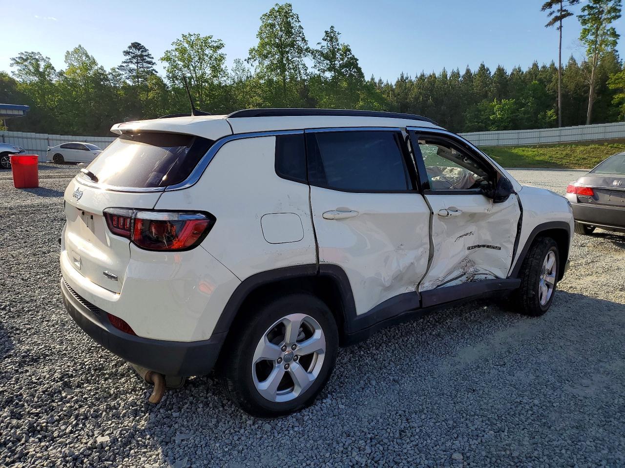 2018 Jeep Compass VIN 3C4NJCBB3JT166133 photo 3