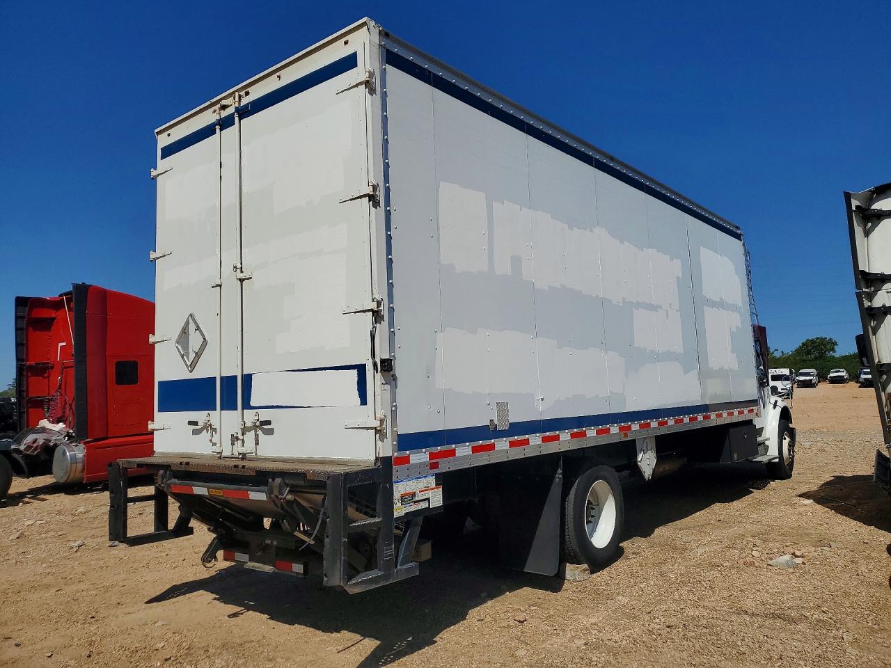 2017 FREIGHTLINER All other VIN 1FVACWDU5HHJB9820 photo 3